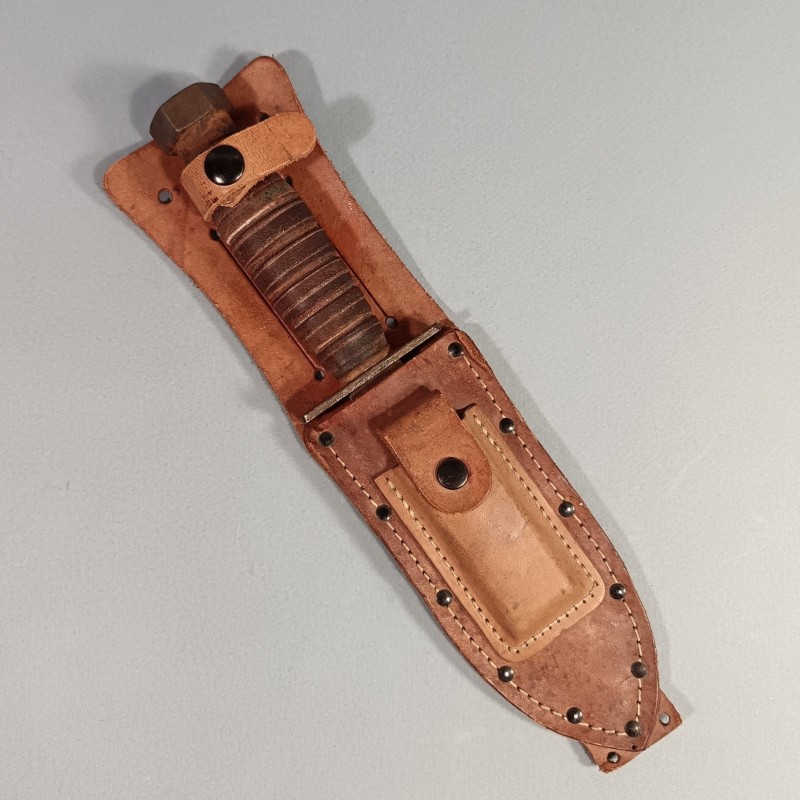 COUTEAU US DE SURVIE DE PILOTE DE L'USAAF CAMILLUS N.Y. DATE 1985 AVIATION AMERICAINE FIGTH KNIFE